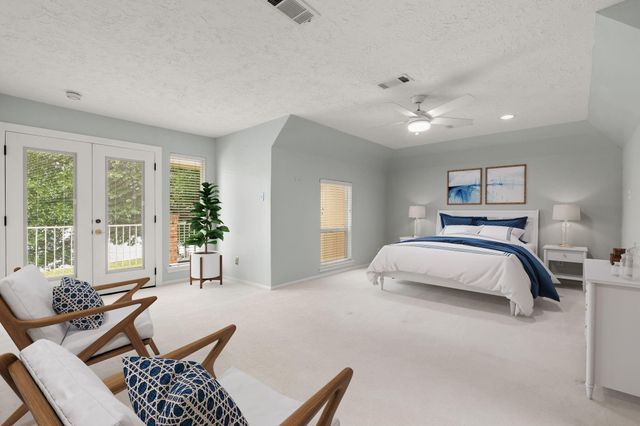 154 Lakeside Drive, Montgomery, TX 77356