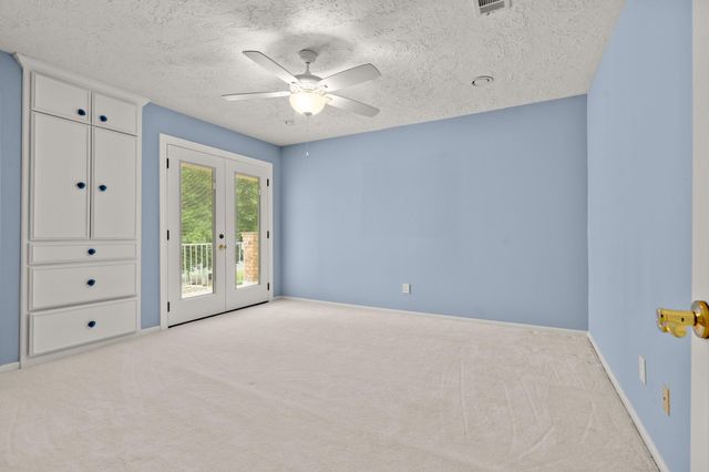 154 Lakeside Drive, Montgomery, TX 77356