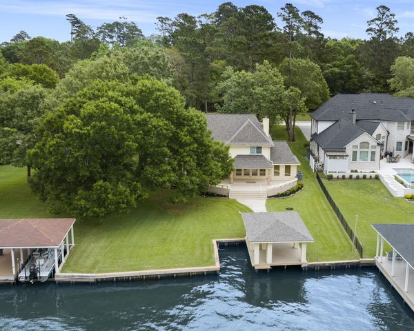 154 Lakeside Drive, Montgomery, TX 77356