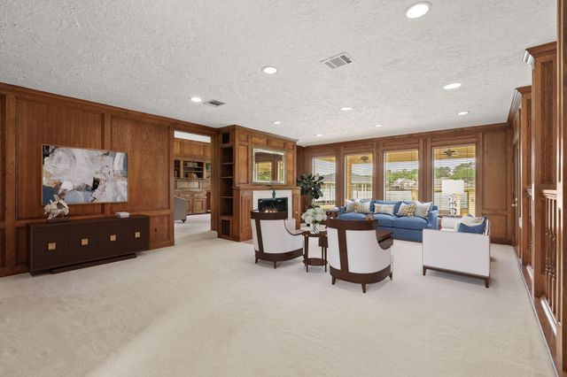 154 Lakeside Drive, Montgomery, TX 77356