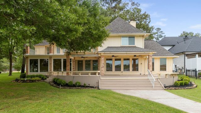 154 Lakeside Drive, Montgomery, TX 77356