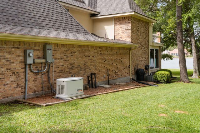 154 Lakeside Drive, Montgomery, TX 77356