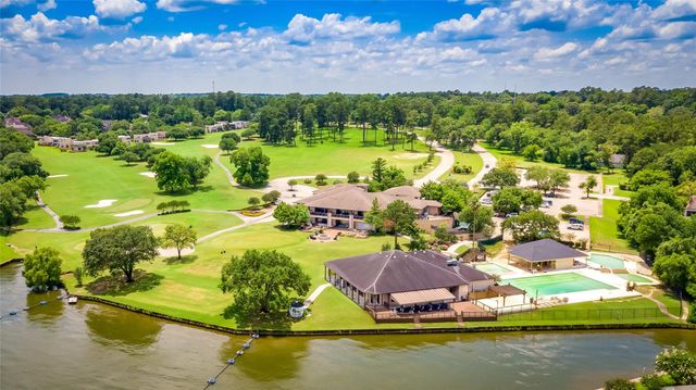 154 Lakeside Drive, Montgomery, TX 77356