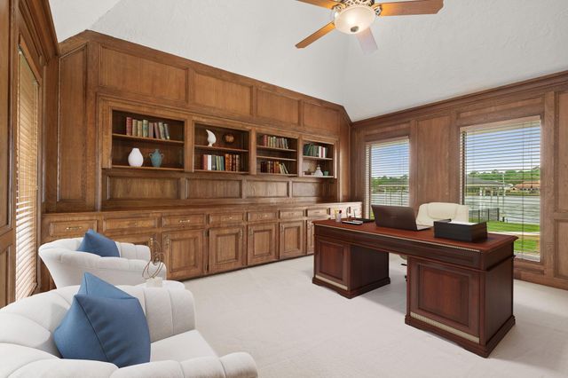 154 Lakeside Drive, Montgomery, TX 77356