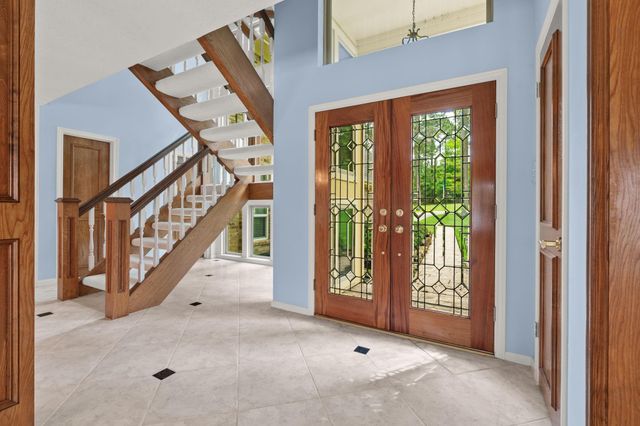 154 Lakeside Drive, Montgomery, TX 77356