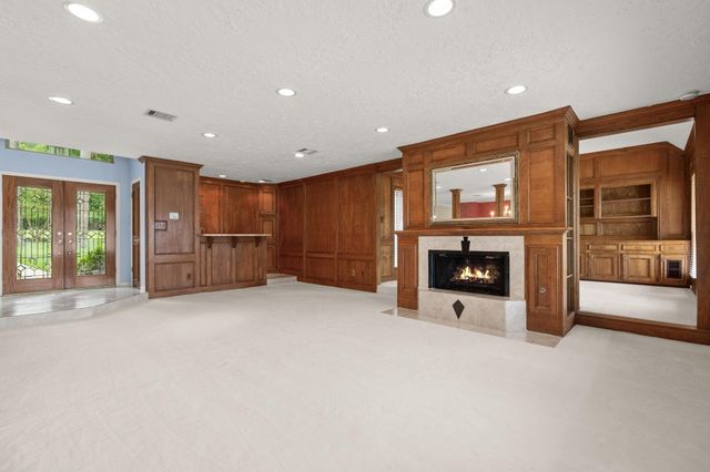 154 Lakeside Drive, Montgomery, TX 77356