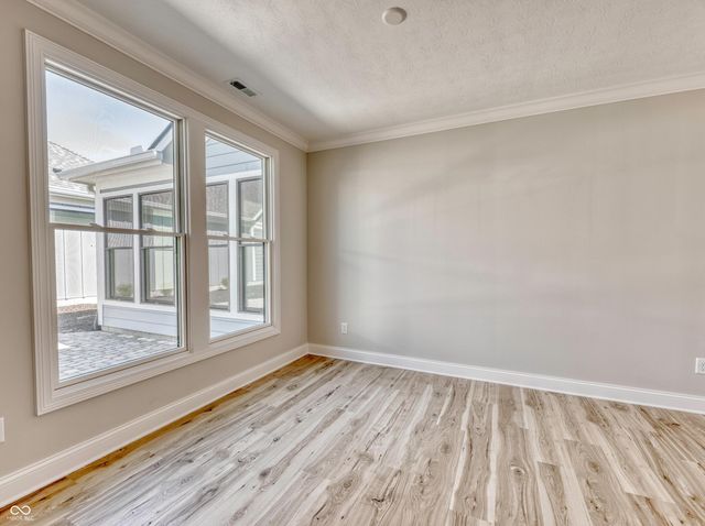 7106 Shenandoah Street, Zionsville, IN 46077