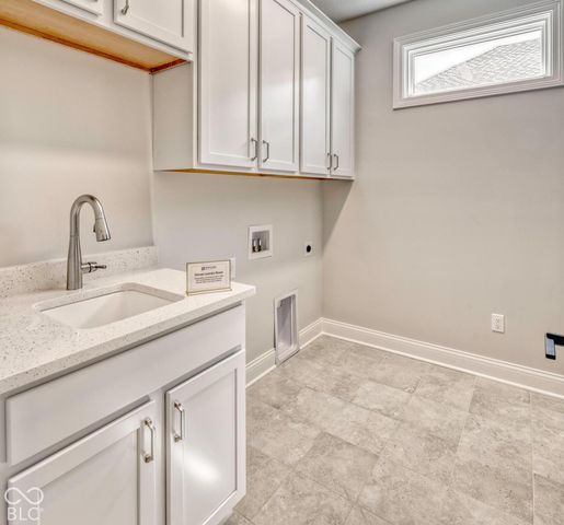 7106 Shenandoah Street, Zionsville, IN 46077