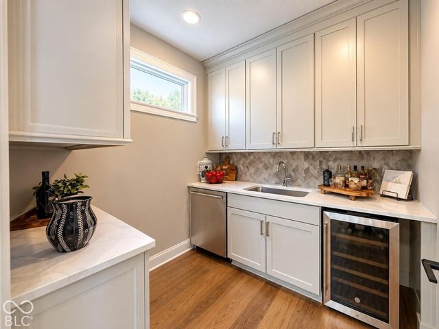 7106 Shenandoah Street, Zionsville, IN 46077
