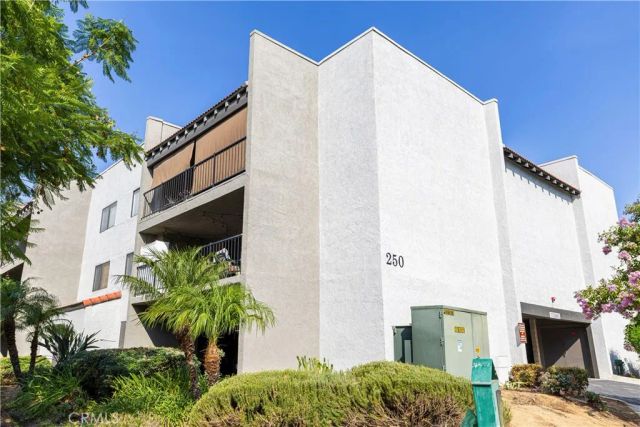 250 Fern Avenue 110, Redlands, CA 92373