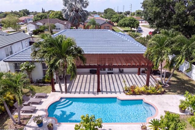 10704 SW 167th St, Miami, FL 33157