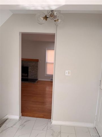 16130 Whitcomb Street, Detroit, MI 48235