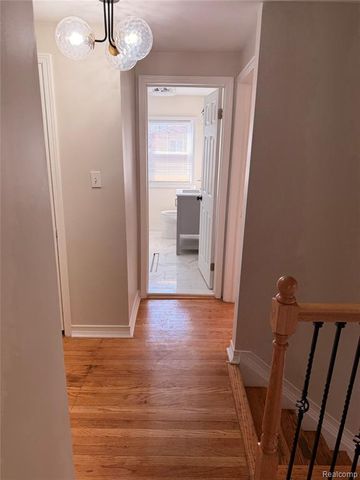 16130 Whitcomb Street, Detroit, MI 48235