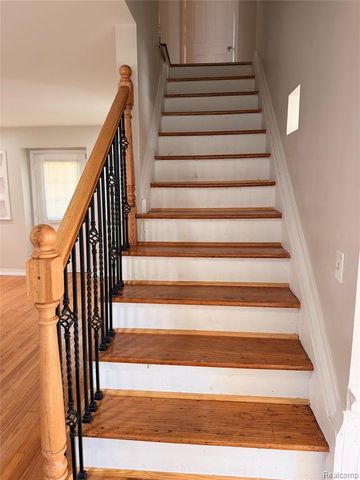 16130 Whitcomb Street, Detroit, MI 48235