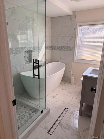 16130 Whitcomb Street, Detroit, MI 48235