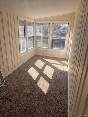 16130 Whitcomb Street, Detroit, MI 48235