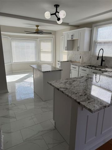 16130 Whitcomb Street, Detroit, MI 48235