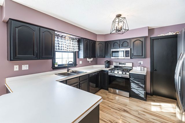 2232 FOXWOOD Drive, Erie, PA 16510