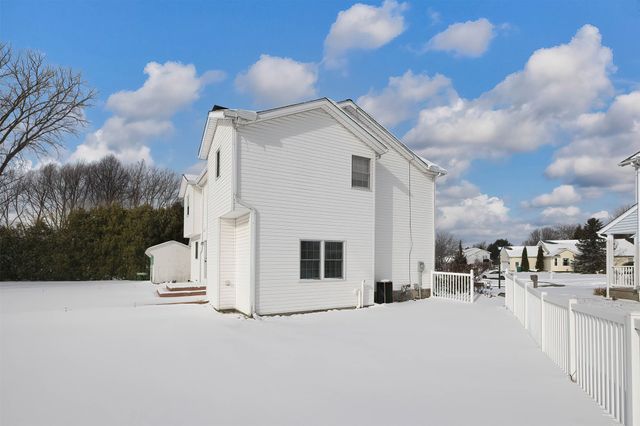 2232 FOXWOOD Drive, Erie, PA 16510