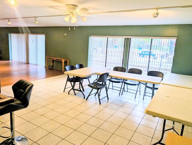 3505 Lakeview Drive 104, Hazel Crest, IL 60429