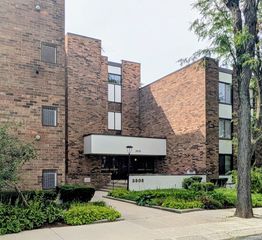 3505 Lakeview Drive 104, Hazel Crest, IL 60429