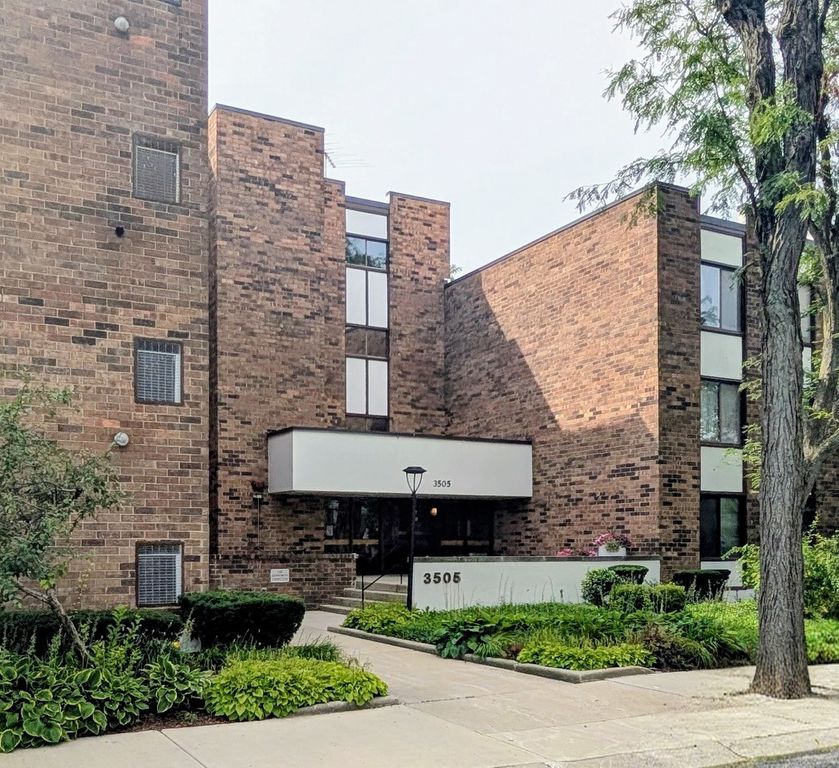 3505 Lakeview Drive 104, Hazel Crest, IL 60429