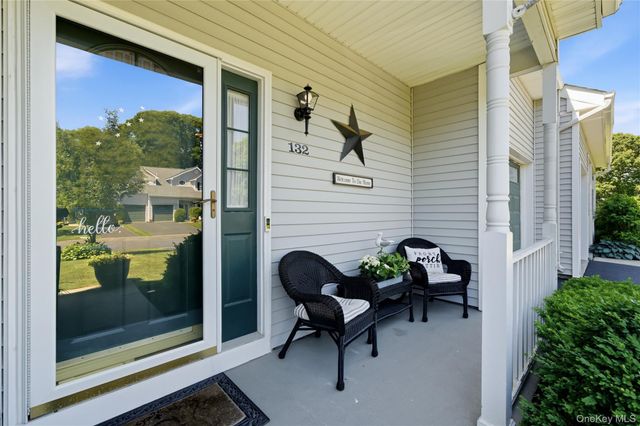 132 Willow Wood Drive, Oakdale, NY 11769