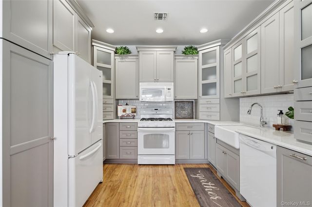 132 Willow Wood Drive, Oakdale, NY 11769