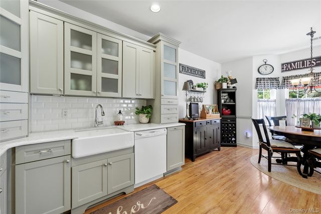 132 Willow Wood Drive, Oakdale, NY 11769
