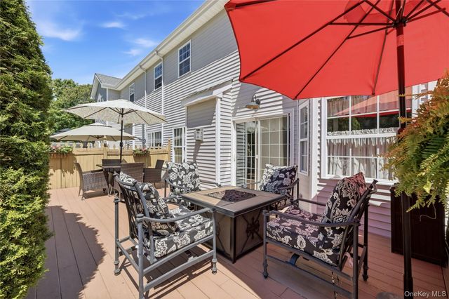 132 Willow Wood Drive, Oakdale, NY 11769