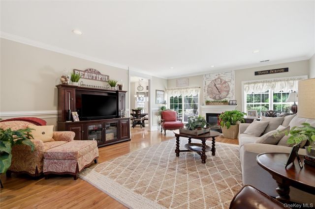 132 Willow Wood Drive, Oakdale, NY 11769