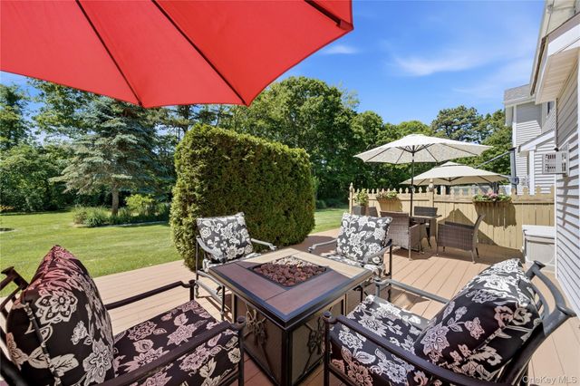 132 Willow Wood Drive, Oakdale, NY 11769
