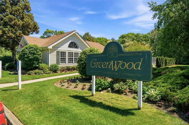 132 Willow Wood Drive, Oakdale, NY 11769