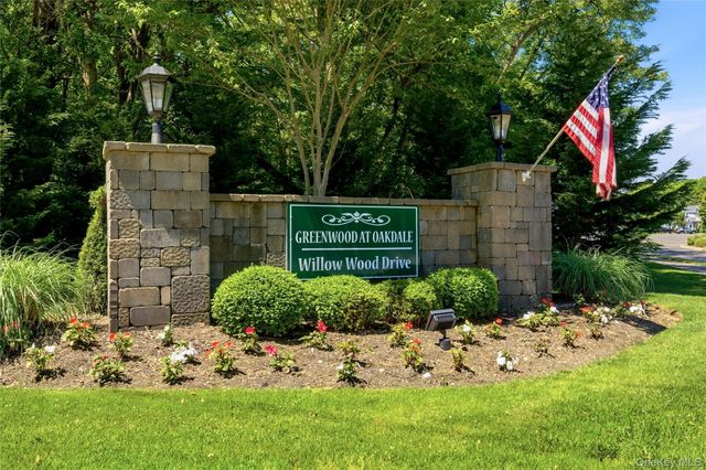 132 Willow Wood Drive, Oakdale, NY 11769