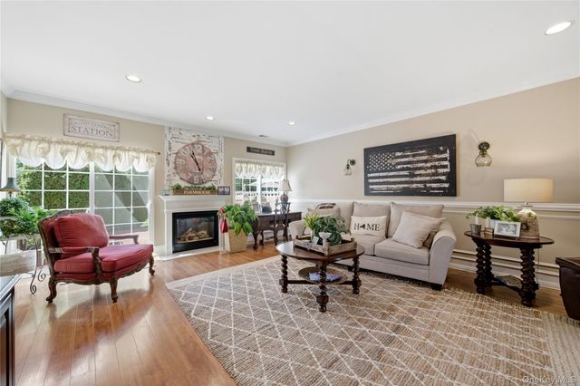 132 Willow Wood Drive, Oakdale, NY 11769