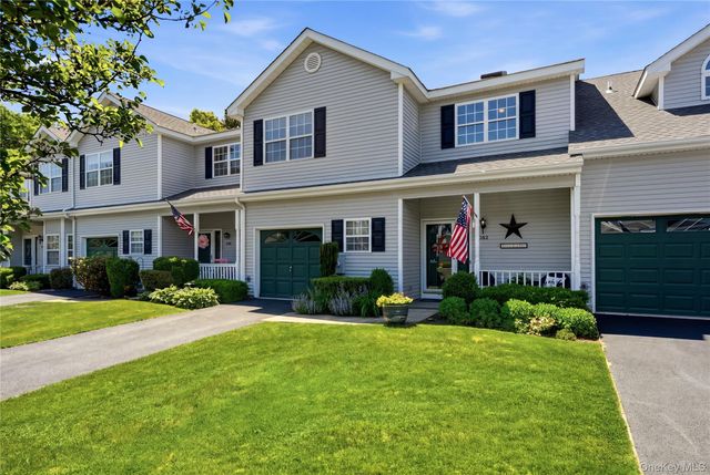 132 Willow Wood Drive, Oakdale, NY 11769