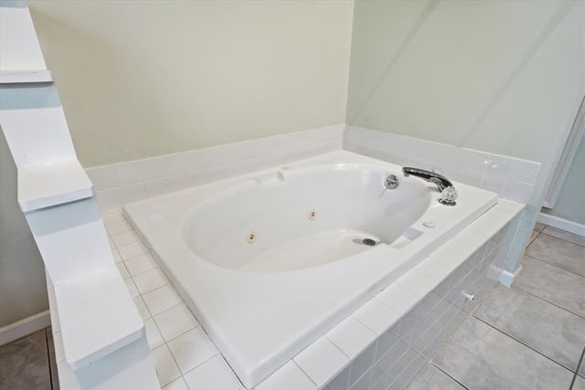 196 Algonquin Trail 196, Ashland, MA 01721