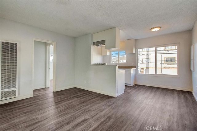 2122 E 10th Street, Long Beach, CA 90804