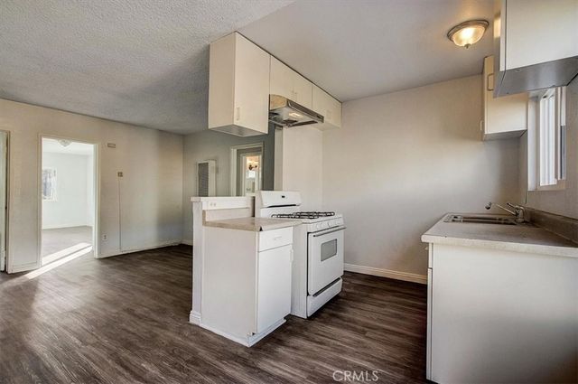2122 E 10th Street, Long Beach, CA 90804