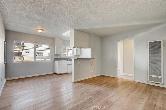 2122 E 10th Street, Long Beach, CA 90804