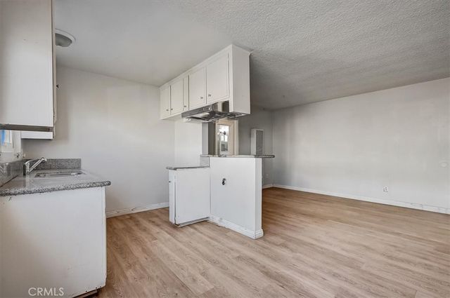 2122 E 10th Street, Long Beach, CA 90804