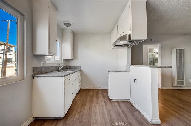 2122 E 10th Street, Long Beach, CA 90804