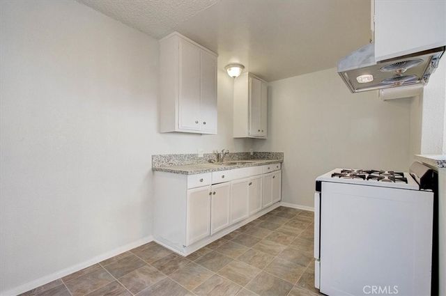2122 E 10th Street, Long Beach, CA 90804