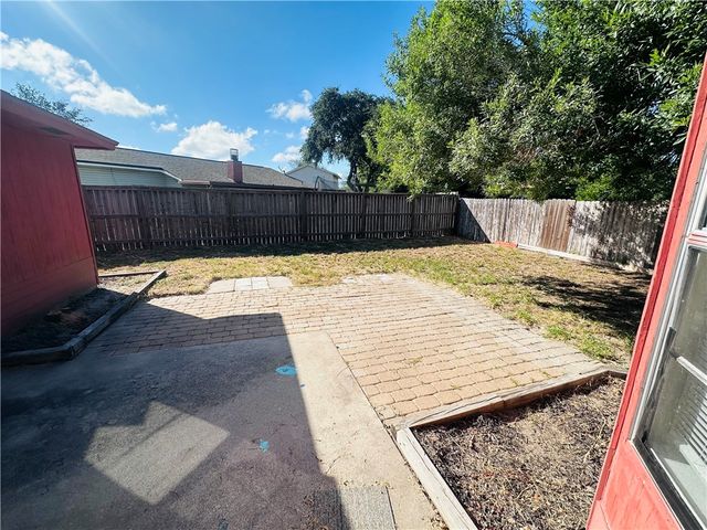 862 Siskin Cir, Corpus Christi, TX 78418