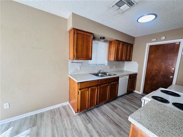 862 Siskin Cir, Corpus Christi, TX 78418