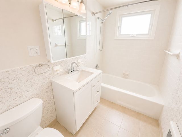 111 Hillsdale Rd 1, Somerville, MA 02144