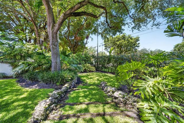 4820 Campo Sano Court, Coral Gables, FL 33146