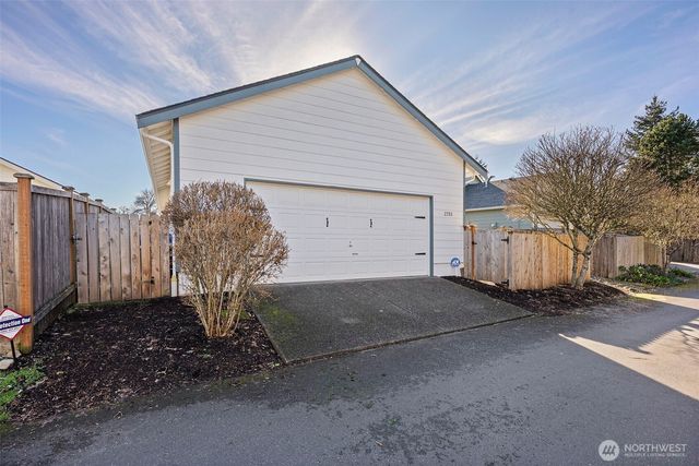 2253 McDonald Avenue, Dupont, WA 98327