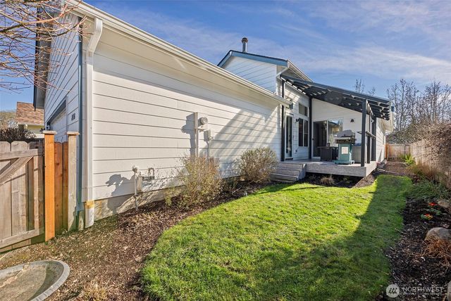 2253 McDonald Avenue, Dupont, WA 98327