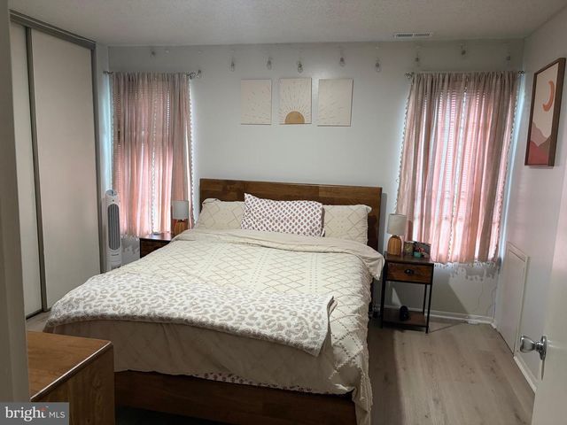 4403B ABERDEEN DR, Mount Laurel, NJ 08054